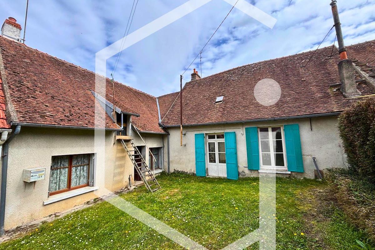 Real estate complex near the city center of Cosne-Cours-sur-