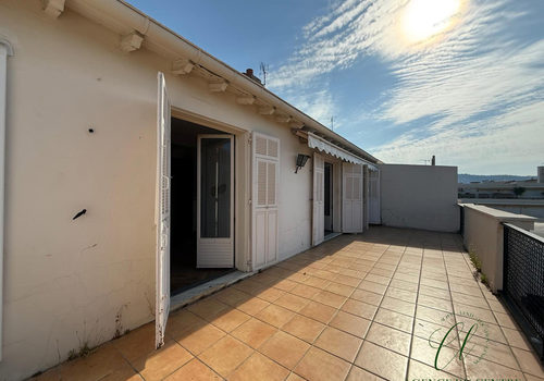 TOP FLOOR SOUTH