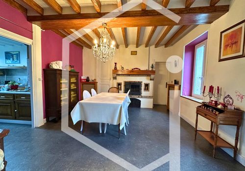 Karakteristiek huis met bijgebouwen Mooie volumes en mooi