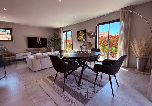 Contemporary T4 villa of 115m2 fully renovated, for two