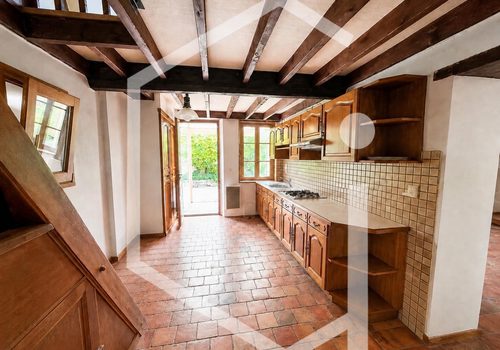 Charming detached farmhouse ready to move in