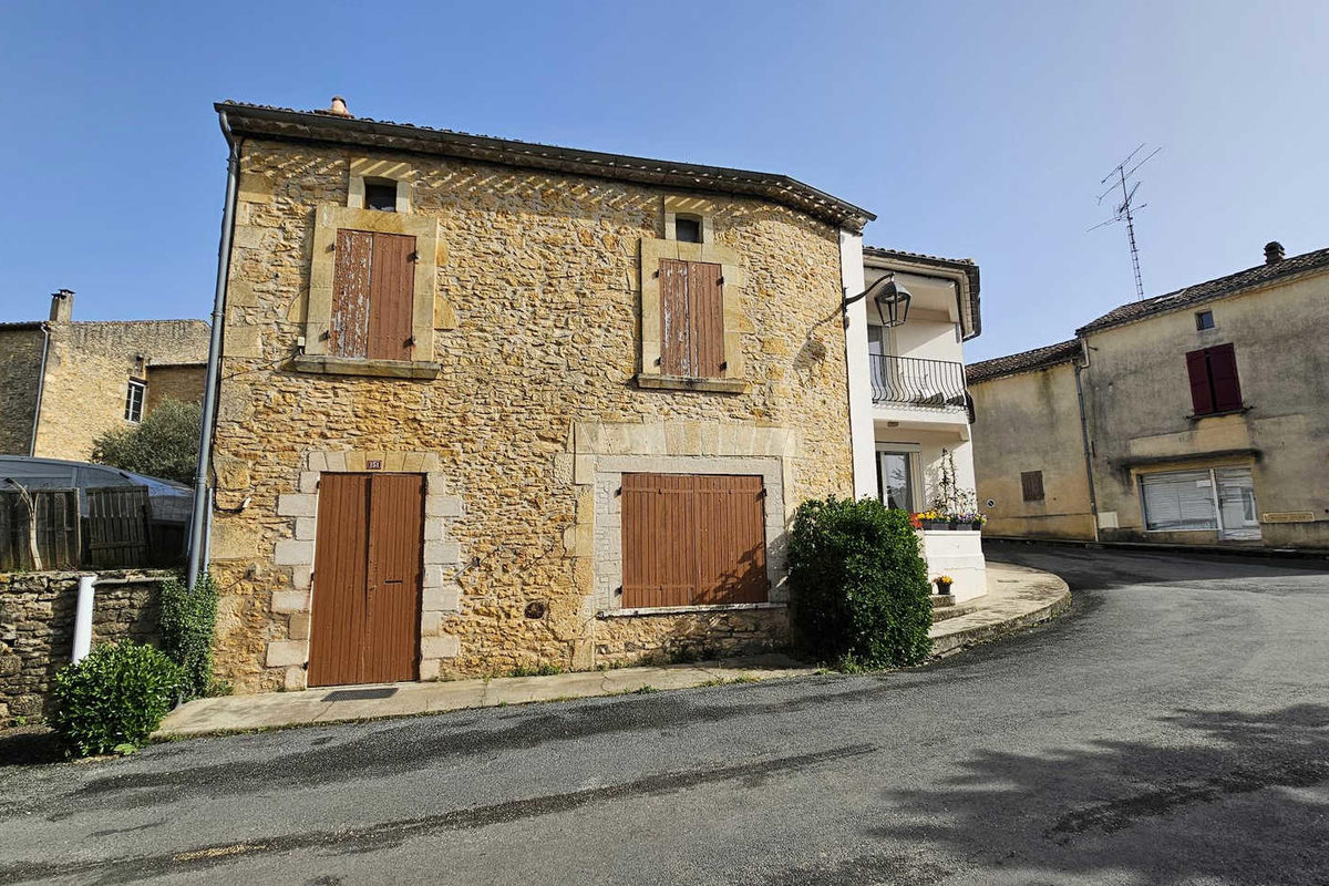 À Lacapelle-Biron, jolie maison de village
