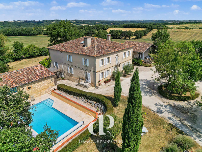 Elegant propriété gasconne avec piscine et maison d'invités