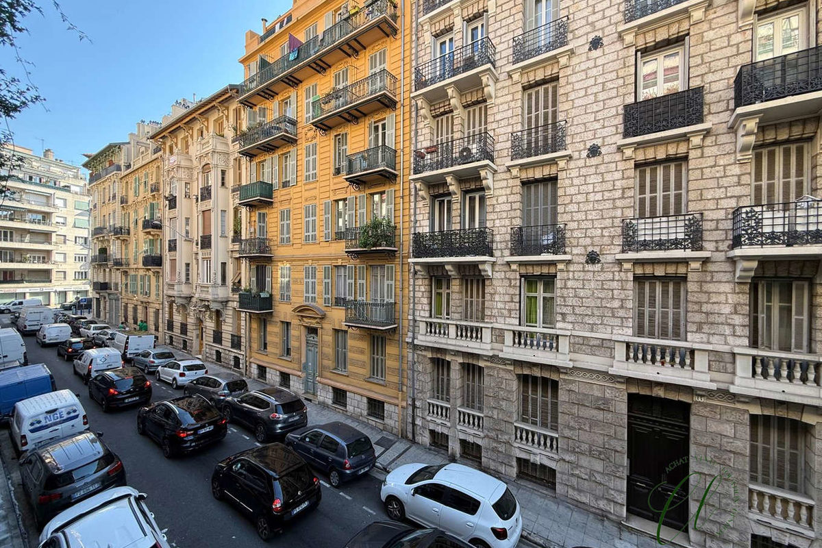 NICE LIBÉRATION 3 PIÈCES TRAVERSANT DE 69 M² AVEC TERRASSE