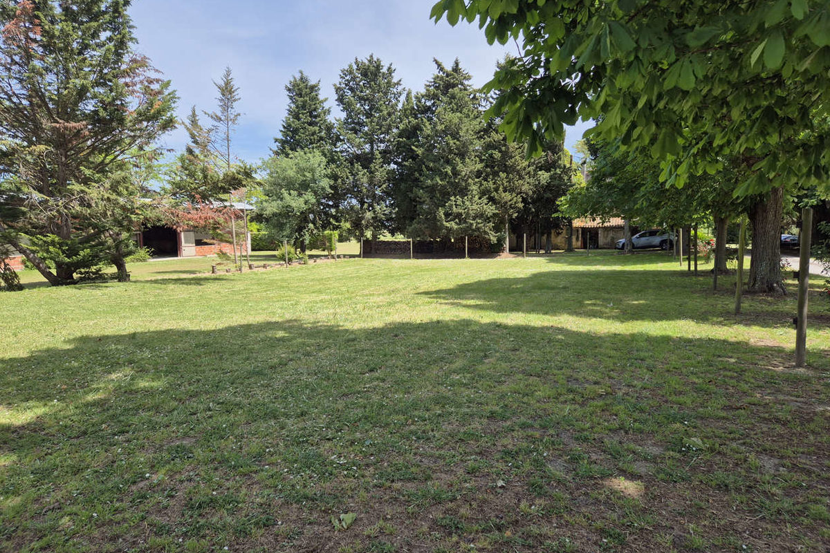TERRAIN CONSTRUCTIBLE ET VIABILISÉ DE 1233 M2