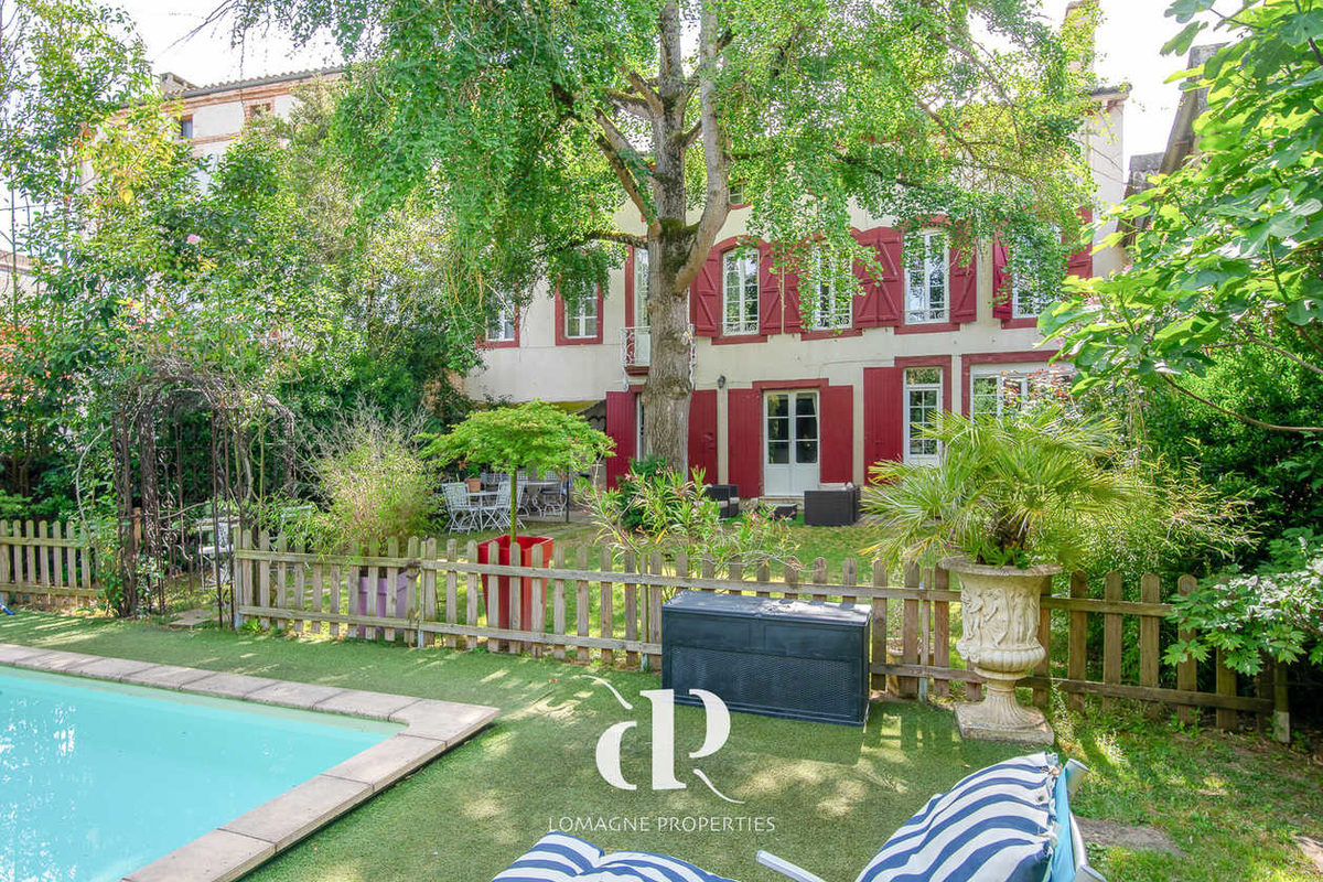 Historic Maison de Maitre with exceptional potential