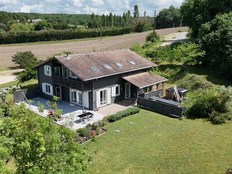 Belle maison en bois proche de Villeréal