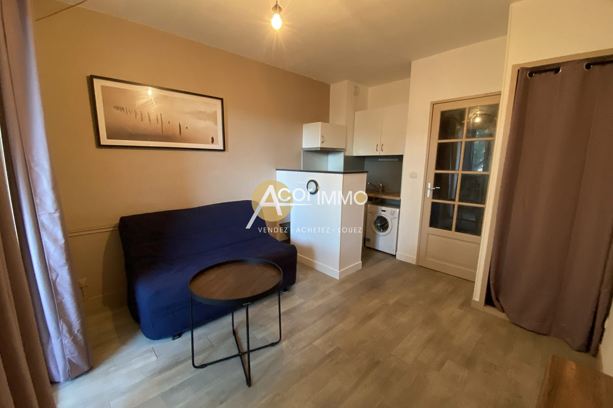 SANARY - Quartier Beaucours - Joli studio meublé de 17 m2 av