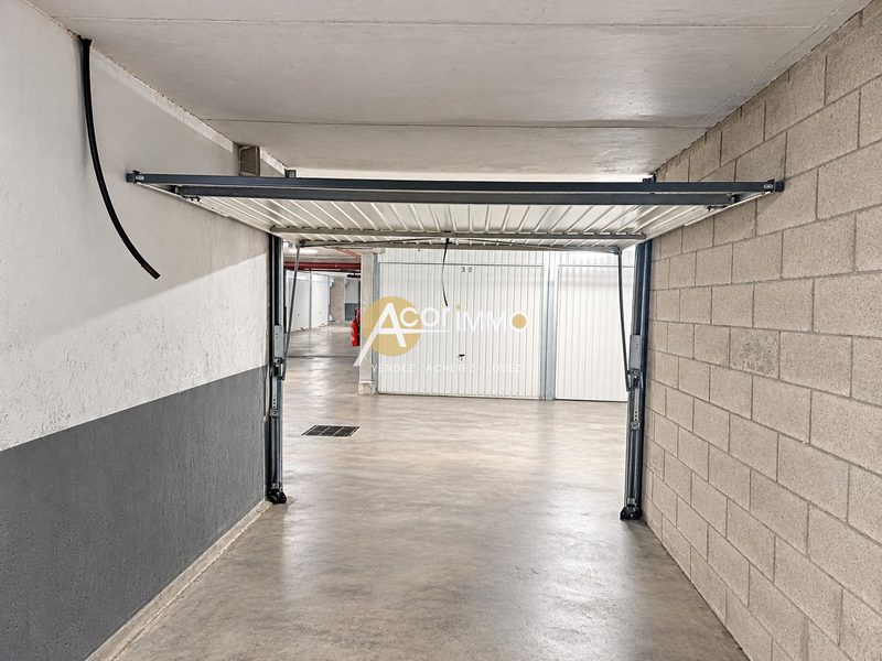 TOULON - GARAGE 13 MINUTEN TE VOET VAN STATION SNCF ZIEKENHUIS STE MUSSE