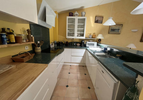 Saint Tropez, in a highly sought-after condominium close to