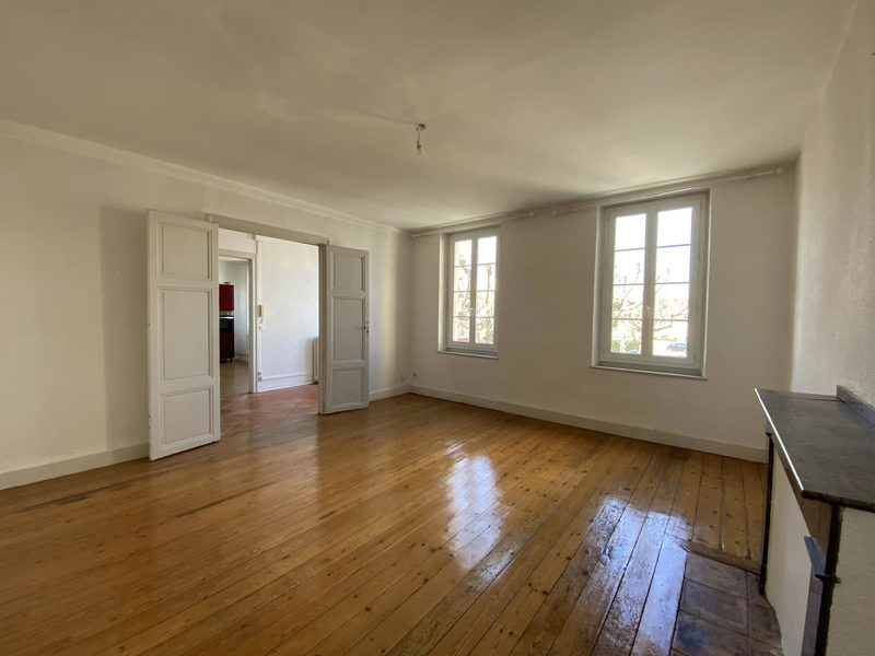 VERHUURD GEBOUW CASTELNAUDARY UITSTEKENDE LOCATIE