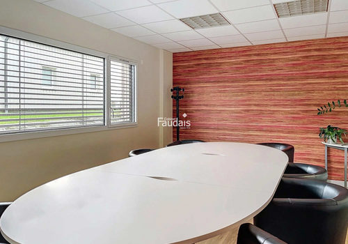 Independent office building in Saint-Lô – 570 m² of su