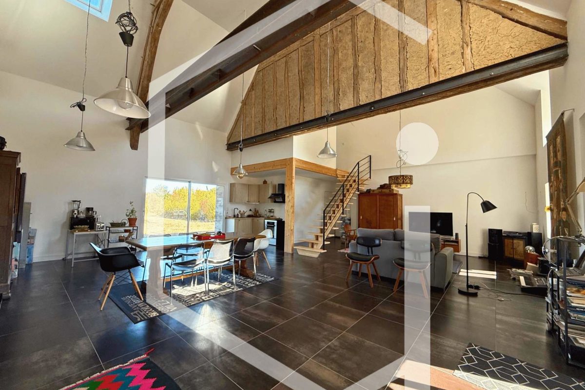 Maison de charme entièrement rénovée Pierrefitte-ès-Bois