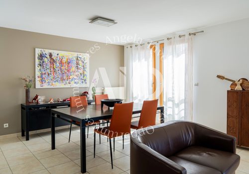 Appartement spacieux T5 traversant de 113 m² avec balcon, terrasse