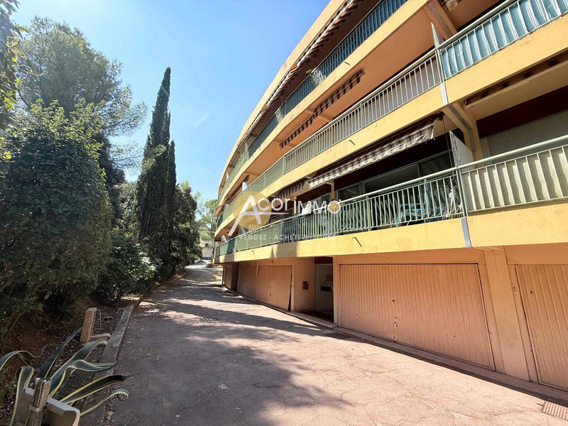SIX FOURS T4+TERRASSE PROCHE VILLAGE