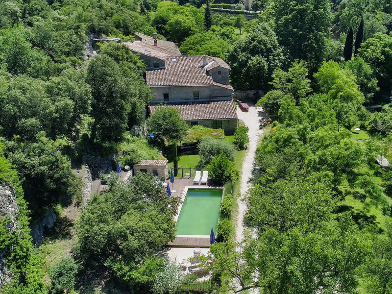 EIGENDOM 350 M²