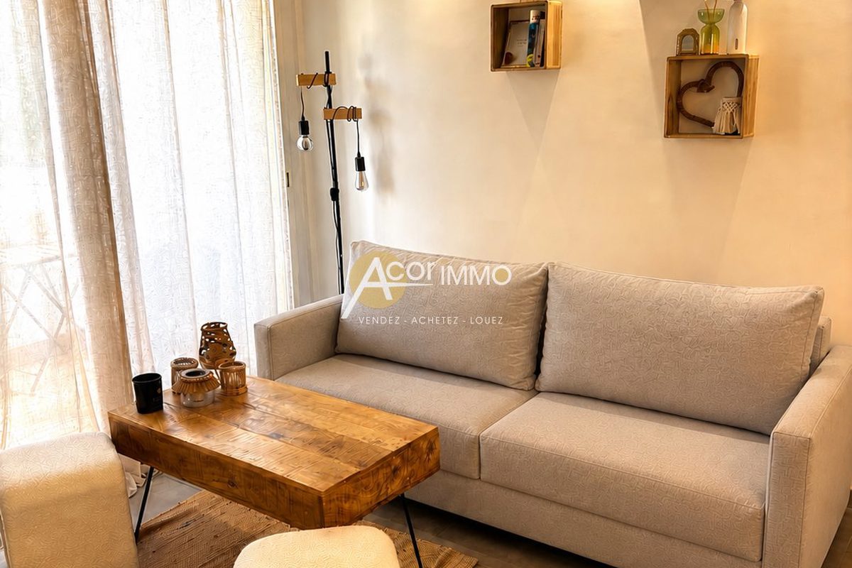 APARTMENT WITH 4 BEDS