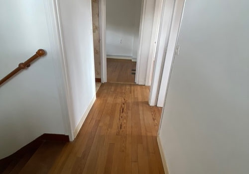 Semi-detached house with 2 garages, garden and 3 bedrooms