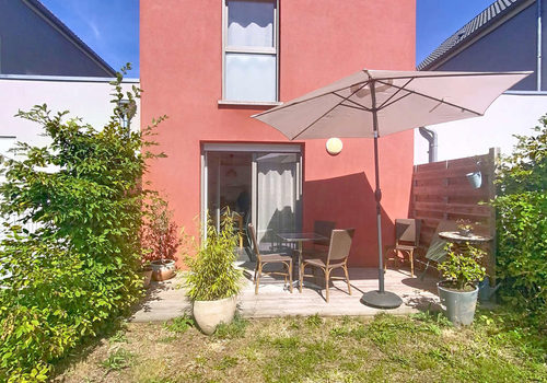 HOUSE, 2 BEDROOMS, GARDEN, PARKING, GARAGE
