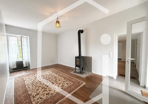 Ensemble immobilier avec dépendances à Villechaud