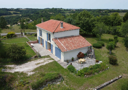 Village house with a magnificent view and a beautiful park ar