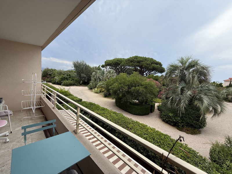 Appartement met 3 kamers - Tuinappartement op 150m van het strand in Sa