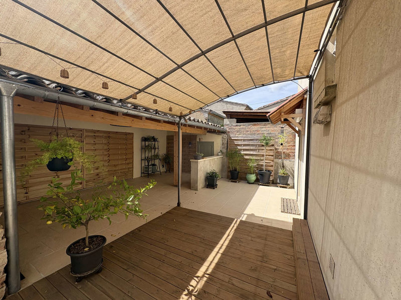 MAISON RÉNOVÉE CENTRE-VILLE TERRASSE ET GARAGE