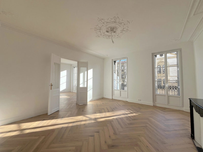 Toulon - Appartement Haussmannien de 160m2 rénové