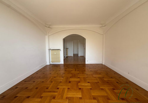 Long-term lease Unfurnished rental: 4 rooms Cimiez Log