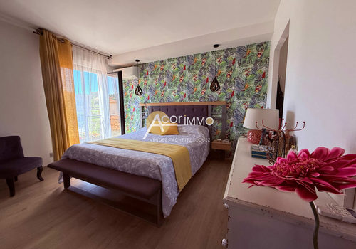 Contemporary T4 villa of 115m2 fully renovated, for two