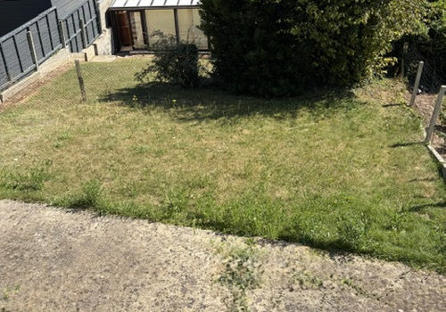 Semi-detached pavilion with 3 bedrooms, garage, garden, and basement