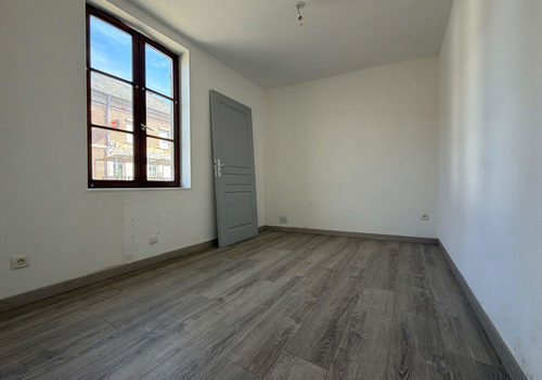 CRECY-EN-PONTHIEU, ENSEMBLE IMMOBILIER, 4 LOGEMENTS, 150m2,