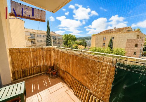 *Two-room apartment to renovate