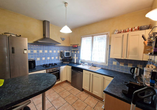 Traditional 4/5 bedroom house