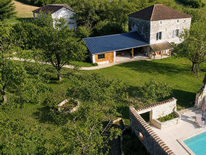 Magnificent stone house of 227 m2 fully restored