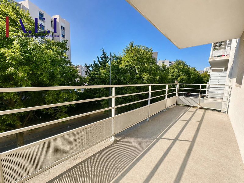 Appartement T2 avec terrasse et stationnement privatif