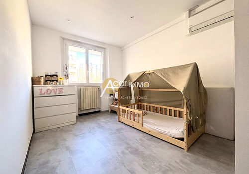 TOULON AGUILLON - Charming 2-bedroom apartment of 62m2 in perfect condition
