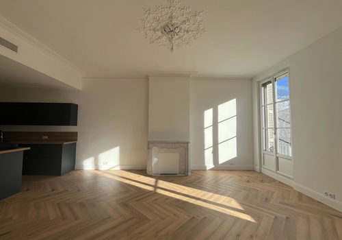 Toulon - Renovated 160m2 Haussmann-style Apartment