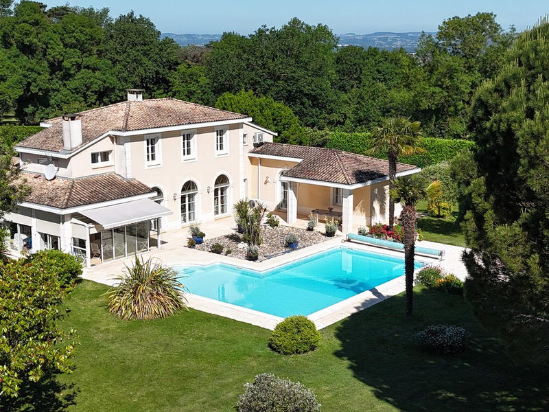 Elegante villa met zwembad en hoogwaardige voorzieningen
