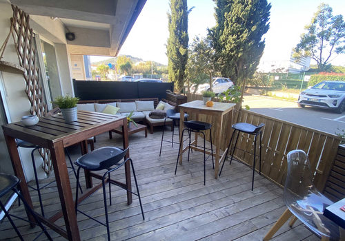 Sale of a 125 m² restaurant-type business.