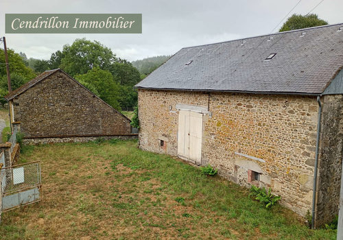 Very beautiful house to renovate located in a small hamlet proc