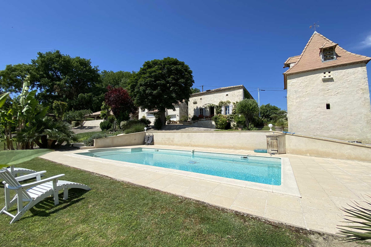 Charming stone house with gîte and swimming pool