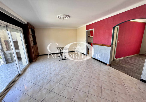 Maison - 5 pièces - 483 m² de terrain
