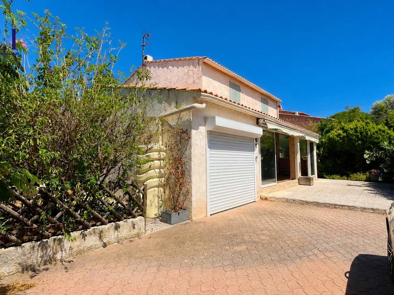 Six-Fours-Les-Plages - Vrijstaande villa met tuin en garage