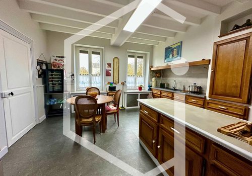 Karakteristiek huis met bijgebouwen Mooie volumes en mooi