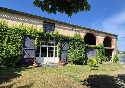 MUNICIPALITY OF FANJEAUX PROPERTY 11 LARGE ROOMS OUTBUILDING