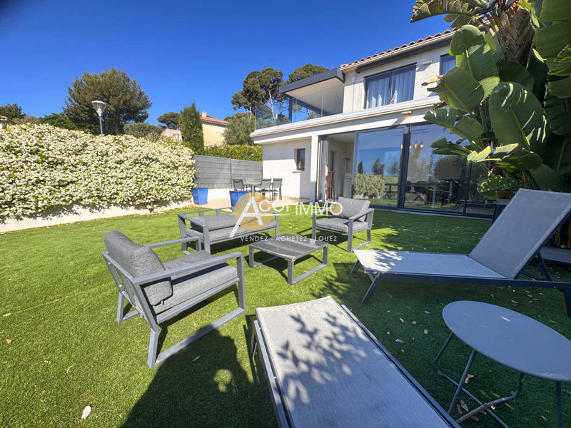 Sanary sur Mer, recent T3 appartement met een prachtig terras