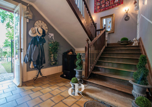 Historic Maison de Maitre with exceptional potential