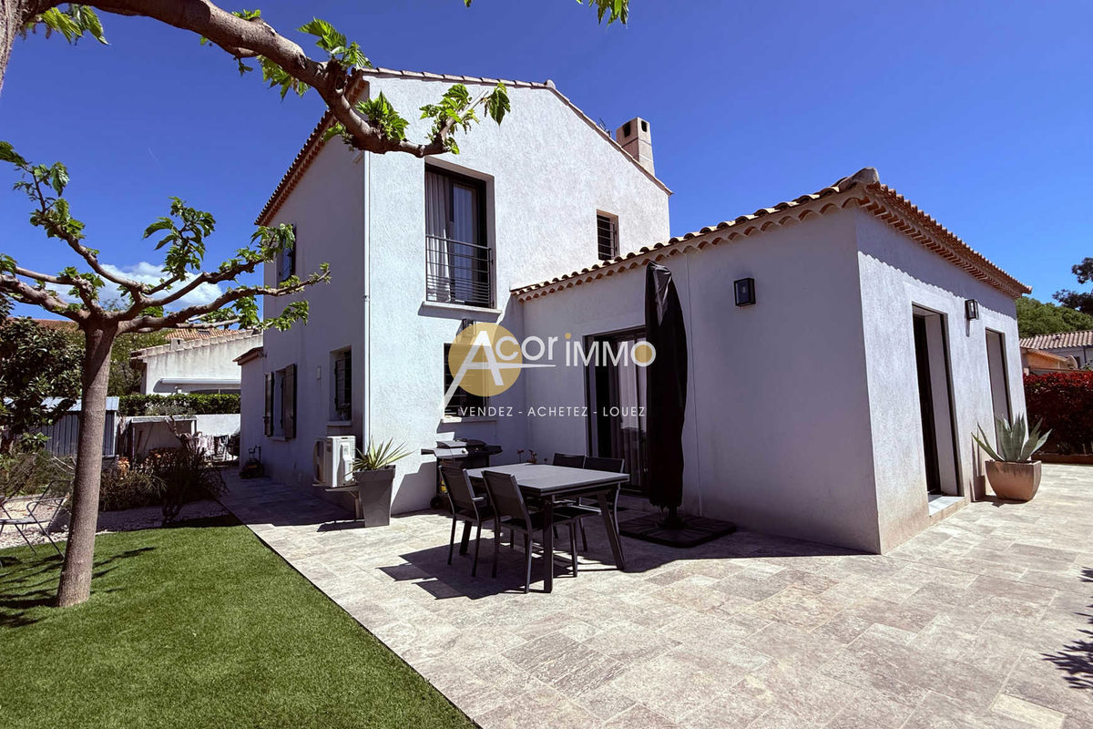 Contemporary T4 villa of 115m2 fully renovated, for two