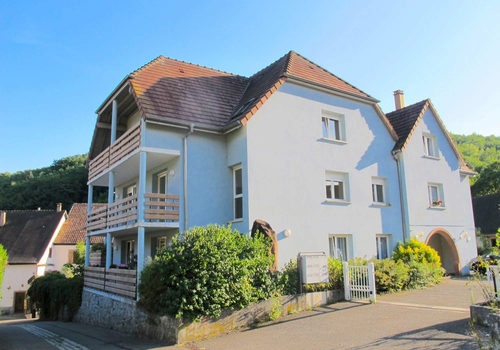 Andlau : F3 avec cuisine séparée, balcon, parking. VENDU LOUE